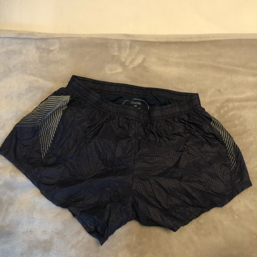 Oiselle mesh distance running shorts, size 04